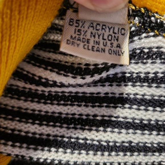 Liz claiborne vintage women's two piece sweater jacket and skirt size small - Picture 11 of 13